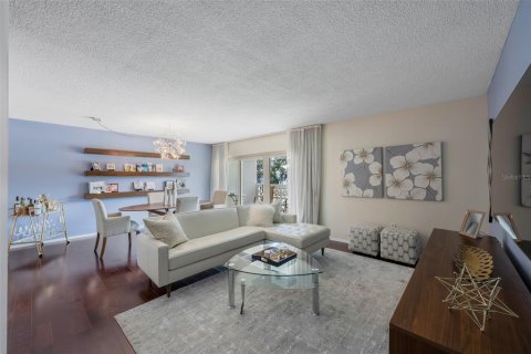 Copropriété à vendre à Tampa, Floride: 2 chambres, 102.56 m2 № 2405357 - photo 7