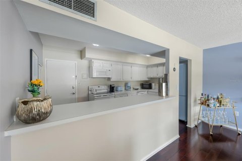 Copropriété à vendre à Tampa, Floride: 2 chambres, 102.56 m2 № 2405357 - photo 18