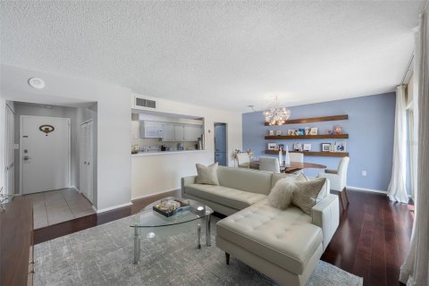 Copropriété à vendre à Tampa, Floride: 2 chambres, 102.56 m2 № 2405357 - photo 8