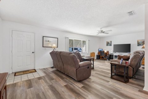Villa ou maison à vendre à Summerfield, Floride: 2 chambres, 147.71 m2 № 2353501 - photo 3