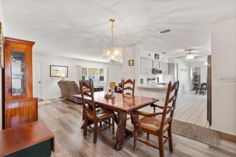 Villa ou maison à vendre à Summerfield, Floride: 2 chambres, 147.71 m2 № 2353501 - photo 6