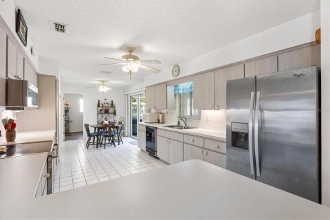 Villa ou maison à vendre à Summerfield, Floride: 2 chambres, 147.71 m2 № 2353501 - photo 7