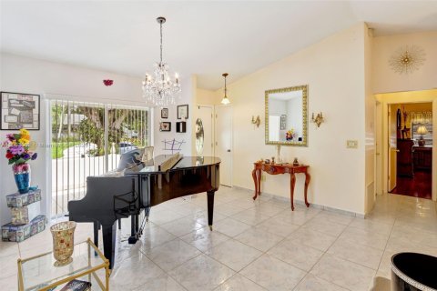 Villa ou maison à vendre à Palmetto Bay, Floride: 4 chambres, 148.83 m2 № 2035459 - photo 6
