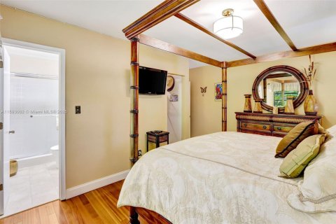 Villa ou maison à vendre à Palmetto Bay, Floride: 4 chambres, 148.83 m2 № 2035459 - photo 15
