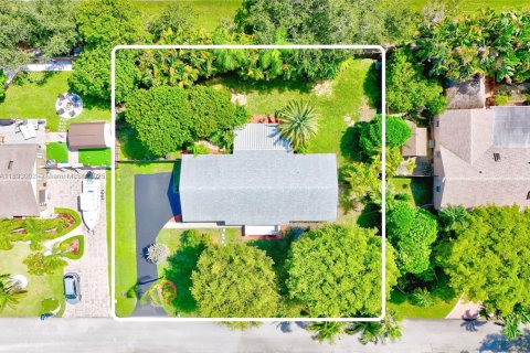 Villa ou maison à vendre à Palmetto Bay, Floride: 4 chambres, 148.83 m2 № 2035459 - photo 29