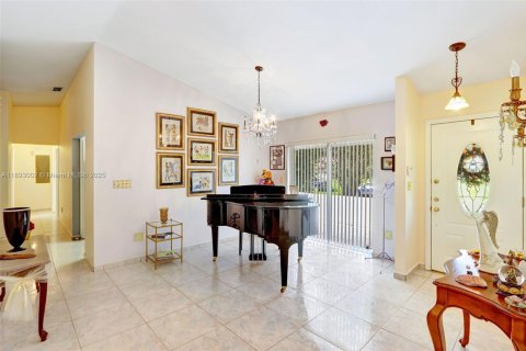 Villa ou maison à vendre à Palmetto Bay, Floride: 4 chambres, 148.83 m2 № 2035459 - photo 7
