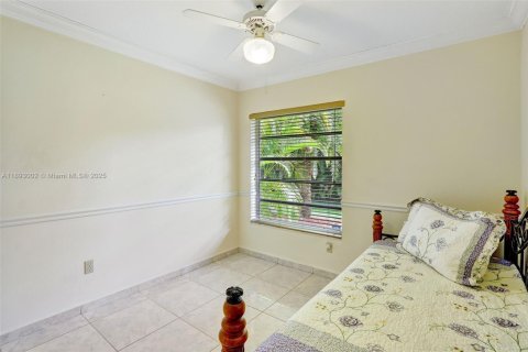 Villa ou maison à vendre à Palmetto Bay, Floride: 4 chambres, 148.83 m2 № 2035459 - photo 22