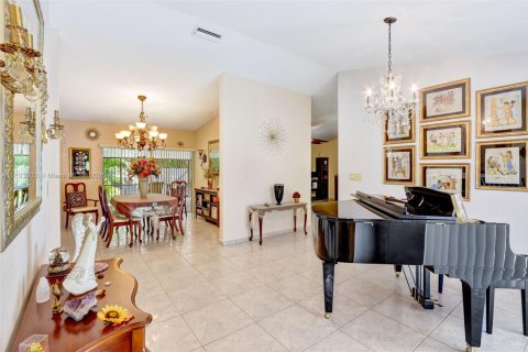 Villa ou maison à vendre à Palmetto Bay, Floride: 4 chambres, 148.83 m2 № 2035459 - photo 5