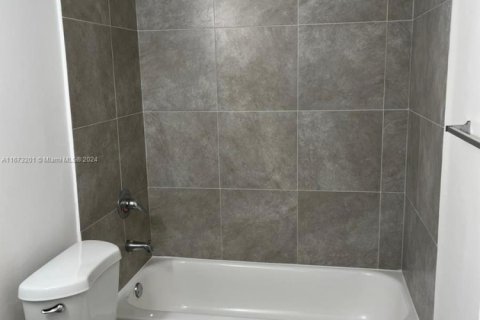 Copropriété à vendre à North Miami Beach, Floride: 2 chambres, 110.55 m2 № 1860159 - photo 9