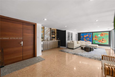 House in Miami, Florida 2 bedrooms, 277.59 sq.m. № 2020096 - photo 5