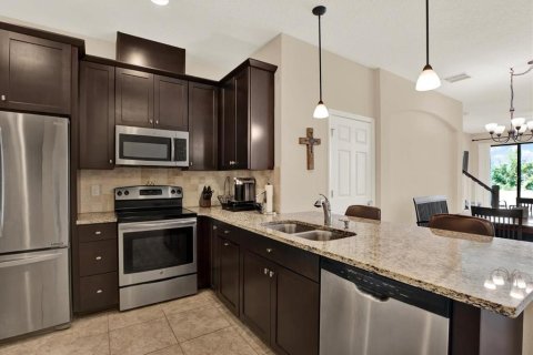Townhouse in Tampa, Florida 2 bedrooms, 151.62 sq.m. № 1913175 - photo 5