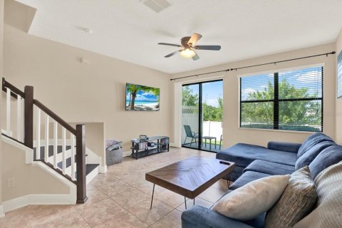 Townhouse in Tampa, Florida 2 bedrooms, 151.62 sq.m. № 1913175 - photo 3
