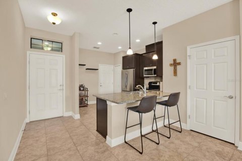 Townhouse in Tampa, Florida 2 bedrooms, 151.62 sq.m. № 1913175 - photo 7