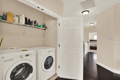 Townhouse in Tampa, Florida 2 bedrooms, 151.62 sq.m. № 1913175 - photo 18