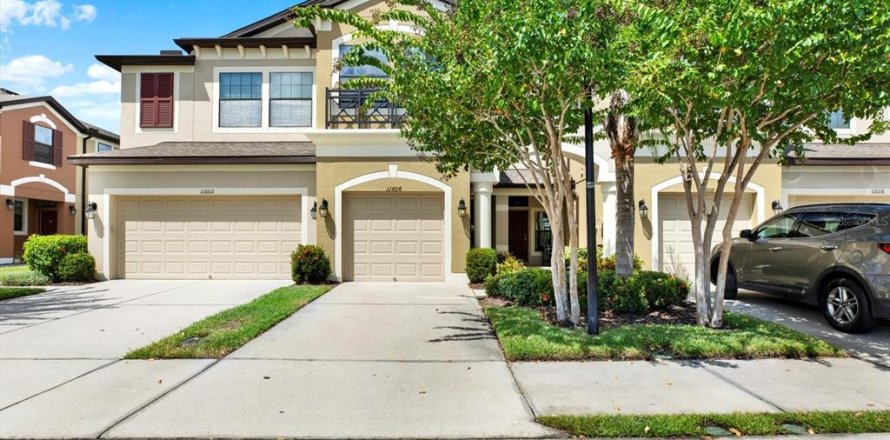 Townhouse in Tampa, Florida 2 bedrooms, 151.62 sq.m. № 1913175