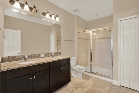 Townhouse in Tampa, Florida 2 bedrooms, 151.62 sq.m. № 1913175 - photo 15