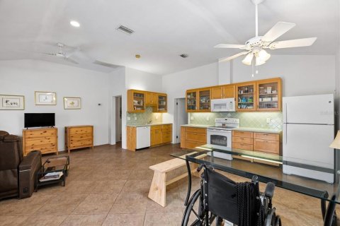 House in Clearwater, Florida 3 bedrooms, 188.03 sq.m. № 2395825 - photo 30