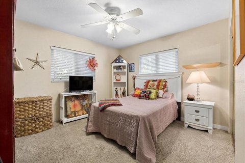 House in Clearwater, Florida 3 bedrooms, 188.03 sq.m. № 2395825 - photo 23