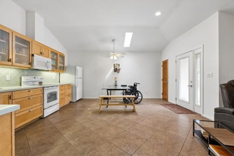 House in Clearwater, Florida 3 bedrooms, 188.03 sq.m. № 2395825 - photo 29