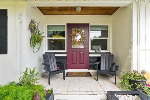 House in Clearwater, Florida 3 bedrooms, 188.03 sq.m. № 2395825 - photo 3