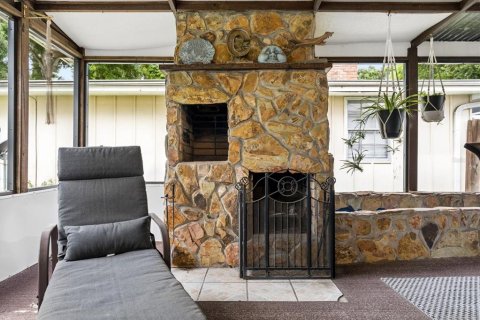 House in Clearwater, Florida 3 bedrooms, 188.03 sq.m. № 2395825 - photo 17