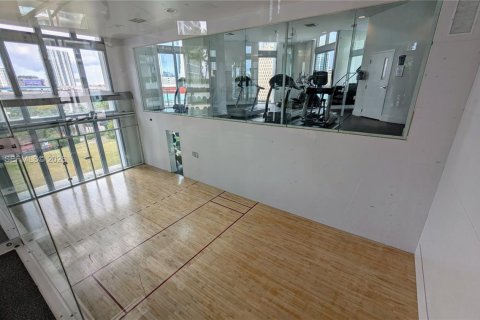 Купить кондоминиум в Майами, Флорида 3 спальни, 128.67м2, № 2085570 - фото 11