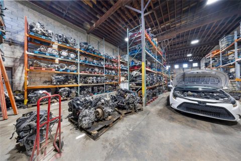 Immobilier commercial à vendre à Opa-locka, Floride № 1951188 - photo 10