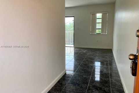 Condo in North Miami Beach, Florida, 1 bedroom  № 2009394 - photo 10