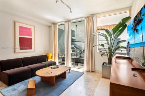 Condominio en venta en Miami, Florida, 1 dormitorio, 79.06 m2 № 1855115 - foto 15