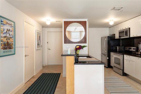 Condominio en venta en Miami, Florida, 1 dormitorio, 79.06 m2 № 1855115 - foto 11
