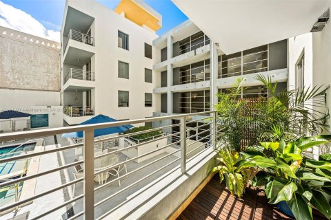 Condominio en venta en Miami, Florida, 1 dormitorio, 79.06 m2 № 1855115 - foto 9