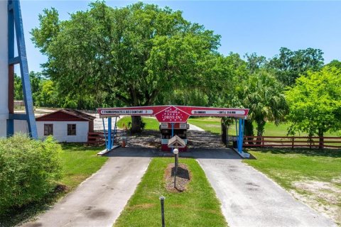 Propiedad comercial en venta en Ocala, Florida, 1013.01 m2 № 1746330 - foto 17
