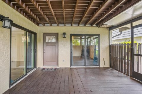 Townhouse in Seminole, Florida 2 bedrooms, 133.78 sq.m. № 1884646 - photo 14