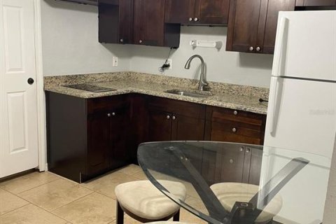 House in Tampa, Florida 4 bedrooms, 126.07 sq.m. № 2411680 - photo 29