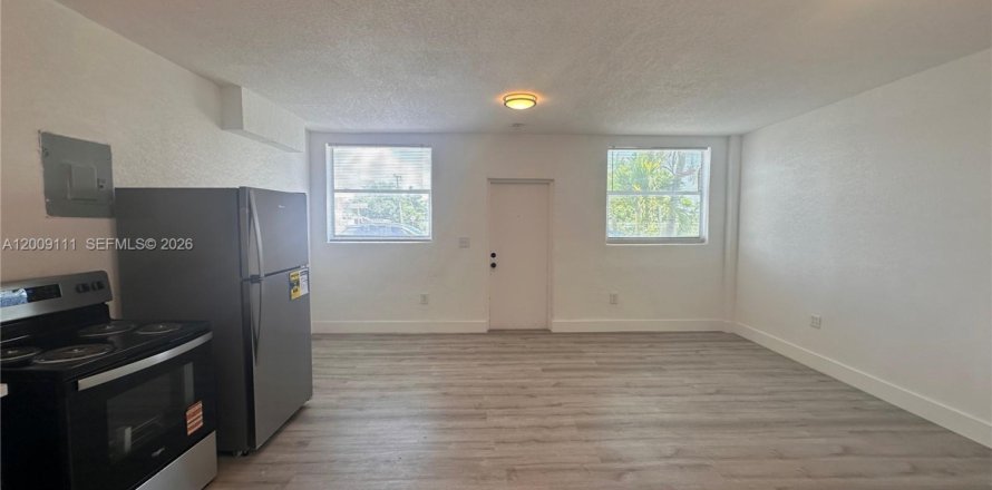 Studio in Miami, Florida № 2089911