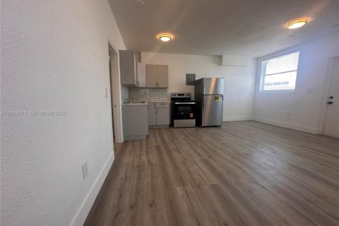 Apartment in Miami, Florida 37.16 sq.m. № 2089911 - photo 9