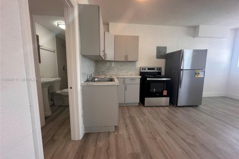 Apartment in Miami, Florida 37.16 sq.m. № 2089911 - photo 11