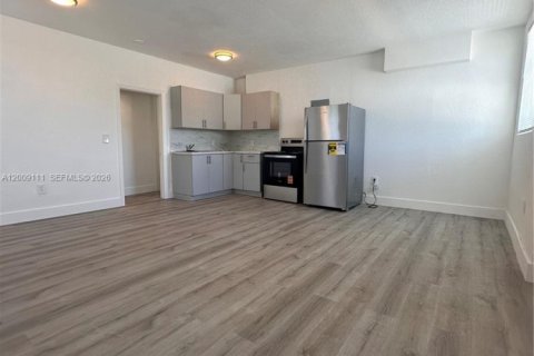 Apartment in Miami, Florida 37.16 sq.m. № 2089911 - photo 2