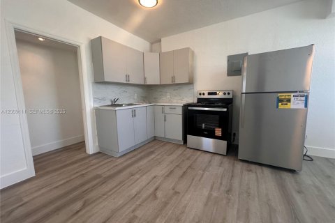 Apartment in Miami, Florida 37.16 sq.m. № 2089911 - photo 12