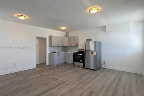 Apartment in Miami, Florida 37.16 sq.m. № 2089911 - photo 3
