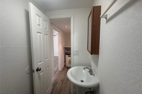 Apartment in Miami, Florida 37.16 sq.m. № 2089911 - photo 18