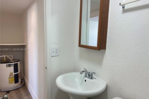 Apartment in Miami, Florida 37.16 sq.m. № 2089911 - photo 21