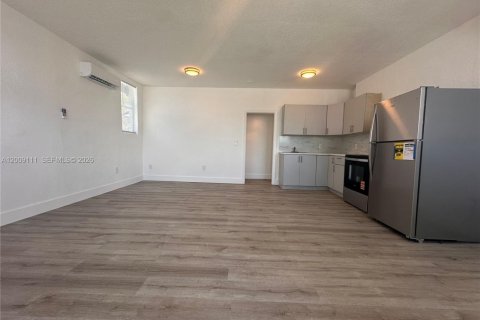 Apartment in Miami, Florida 37.16 sq.m. № 2089911 - photo 6
