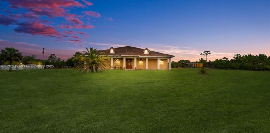 Дом в Клуистон, Флорида 5 спален, 434.78м2 № 1977636