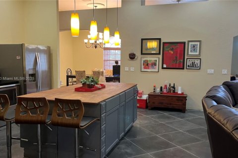 Купить виллу или дом в Клуистон, Флорида 5 спален, 434.78м2, № 1977636 - фото 21