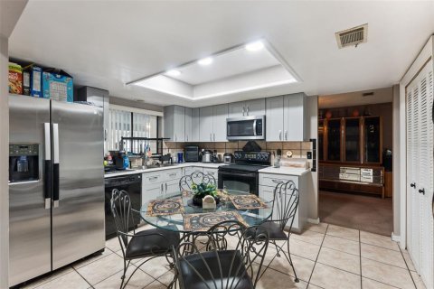 Casa en venta en Orlando, Florida, 4 dormitorios, 202.34 m2 № 2198794 - foto 17