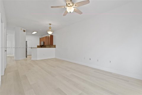 Townhouse in Miramar, Florida 4 bedrooms, 203.46 sq.m. № 1684172 - photo 6