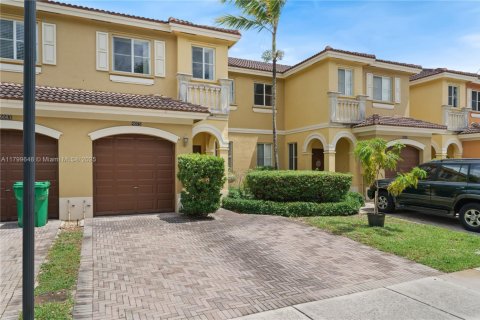 Townhouse in Miramar, Florida 4 bedrooms, 203.46 sq.m. № 1684172 - photo 3