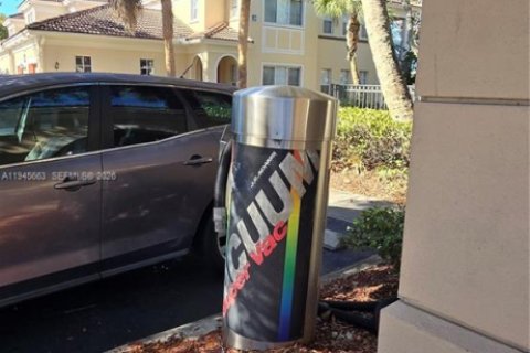 Condo in Miramar, Florida, 3 bedrooms  № 2003833 - photo 17