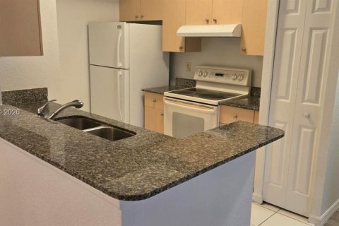 Condo in Miramar, Florida, 3 bedrooms  № 2003833 - photo 27